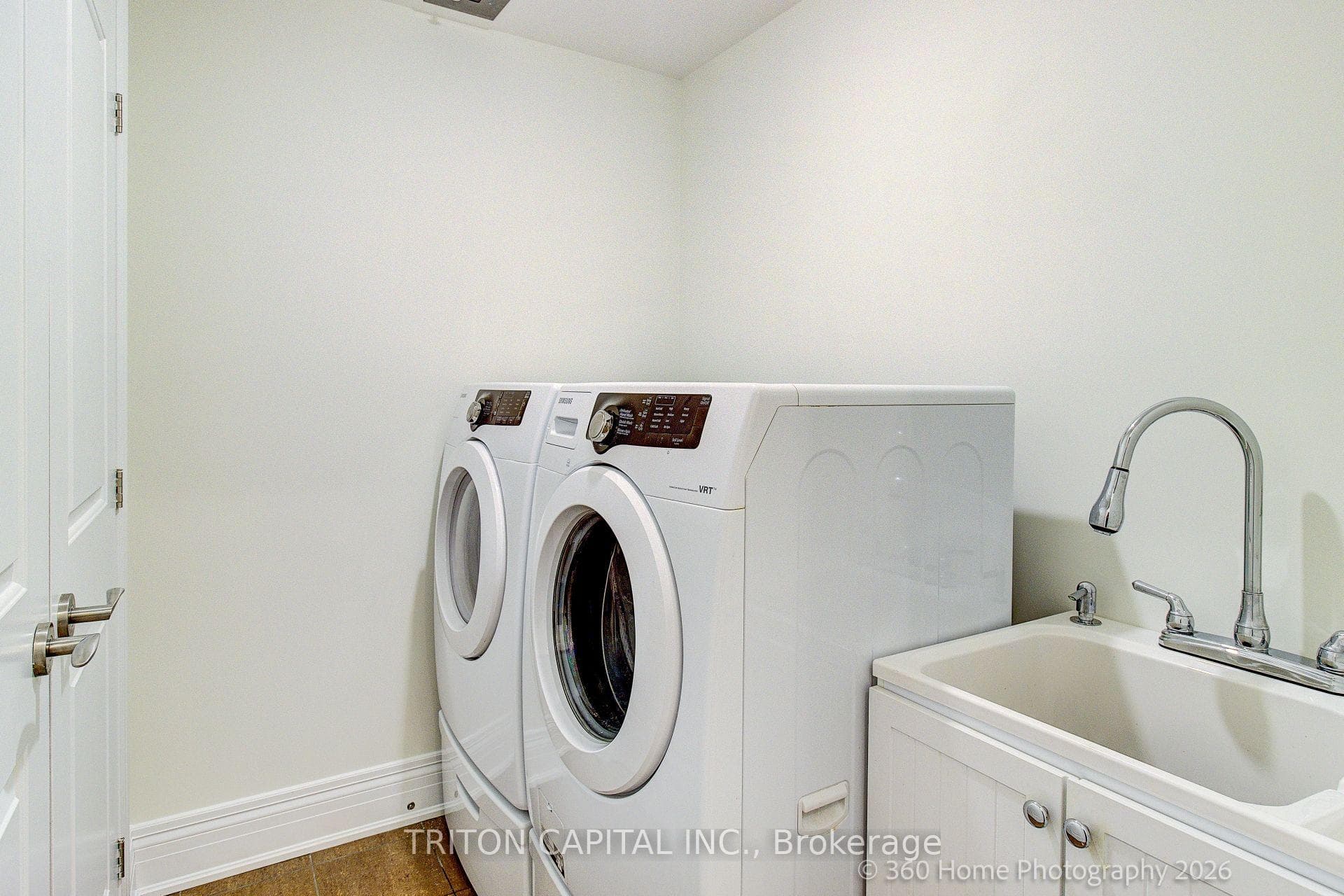 80 Burns Boulevard Unit 336 photo 23