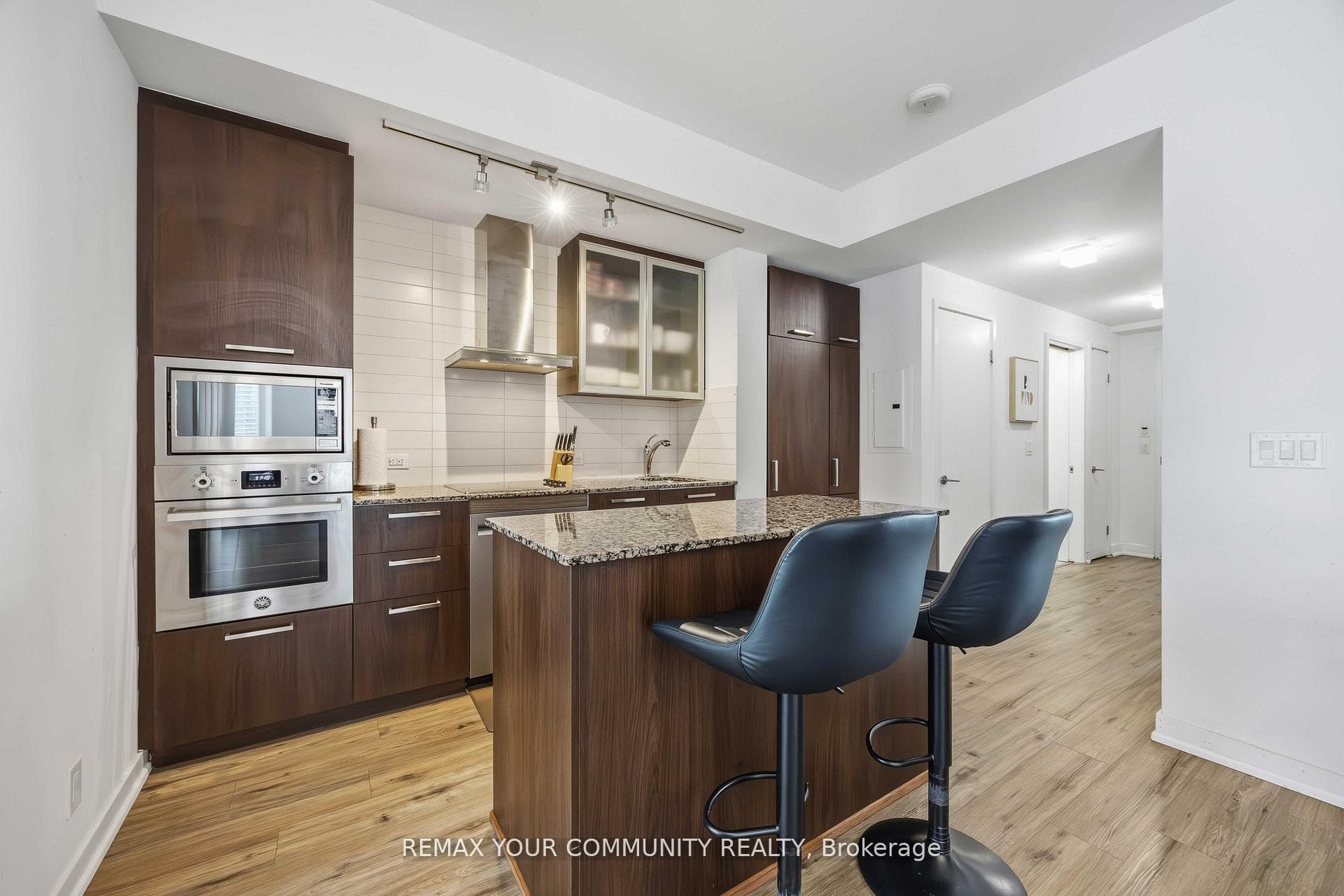 14 York Street Unit 2302 photo 9