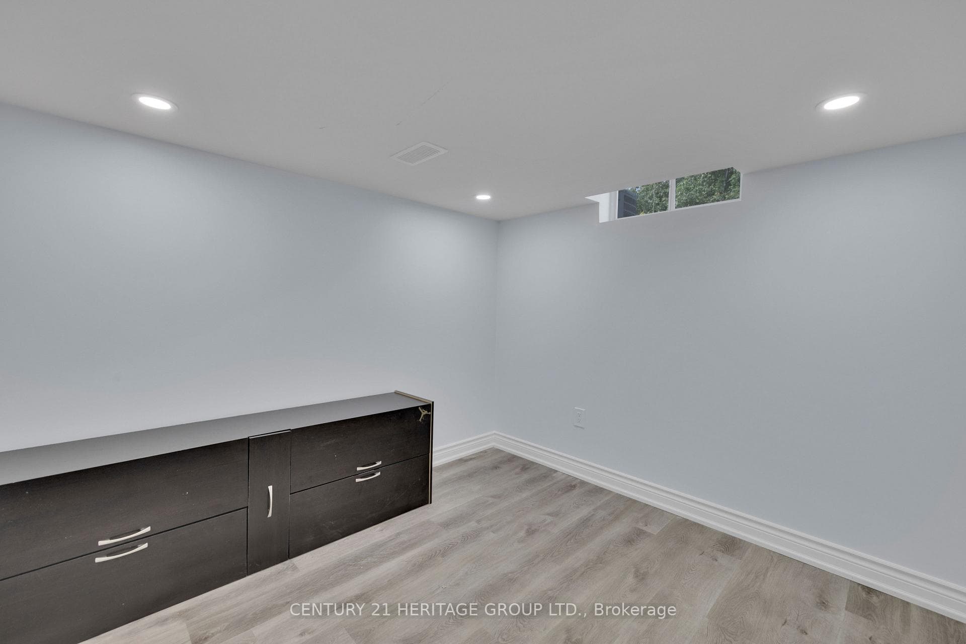 3768 Myrtle Avenue photo 24