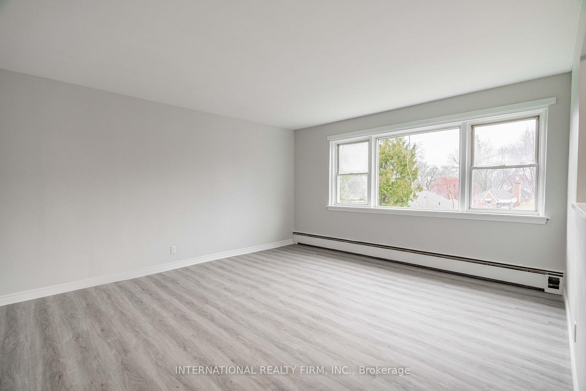 1284 Gramercy Park Place photo 9