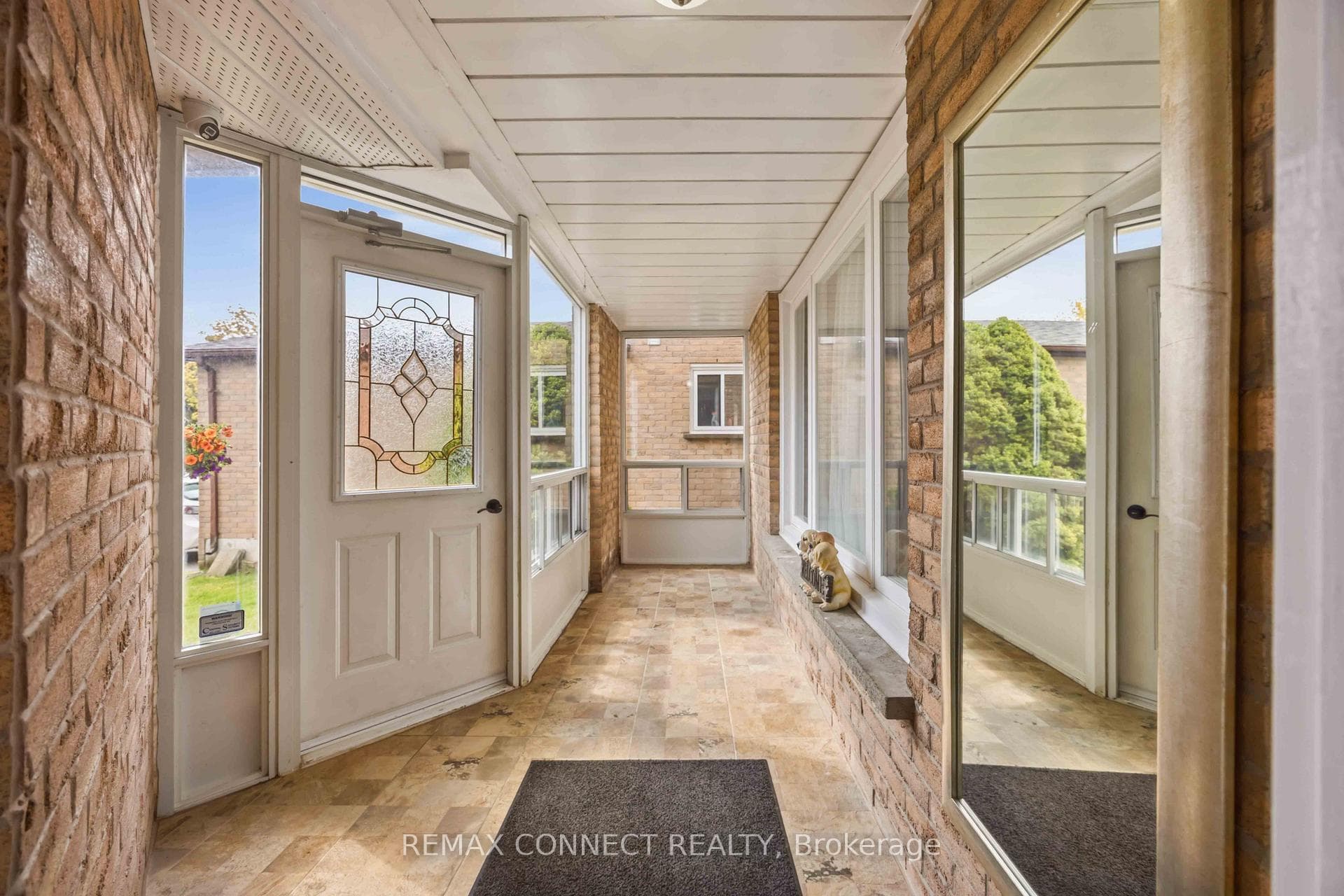 1706 Woodside Lane photo 3