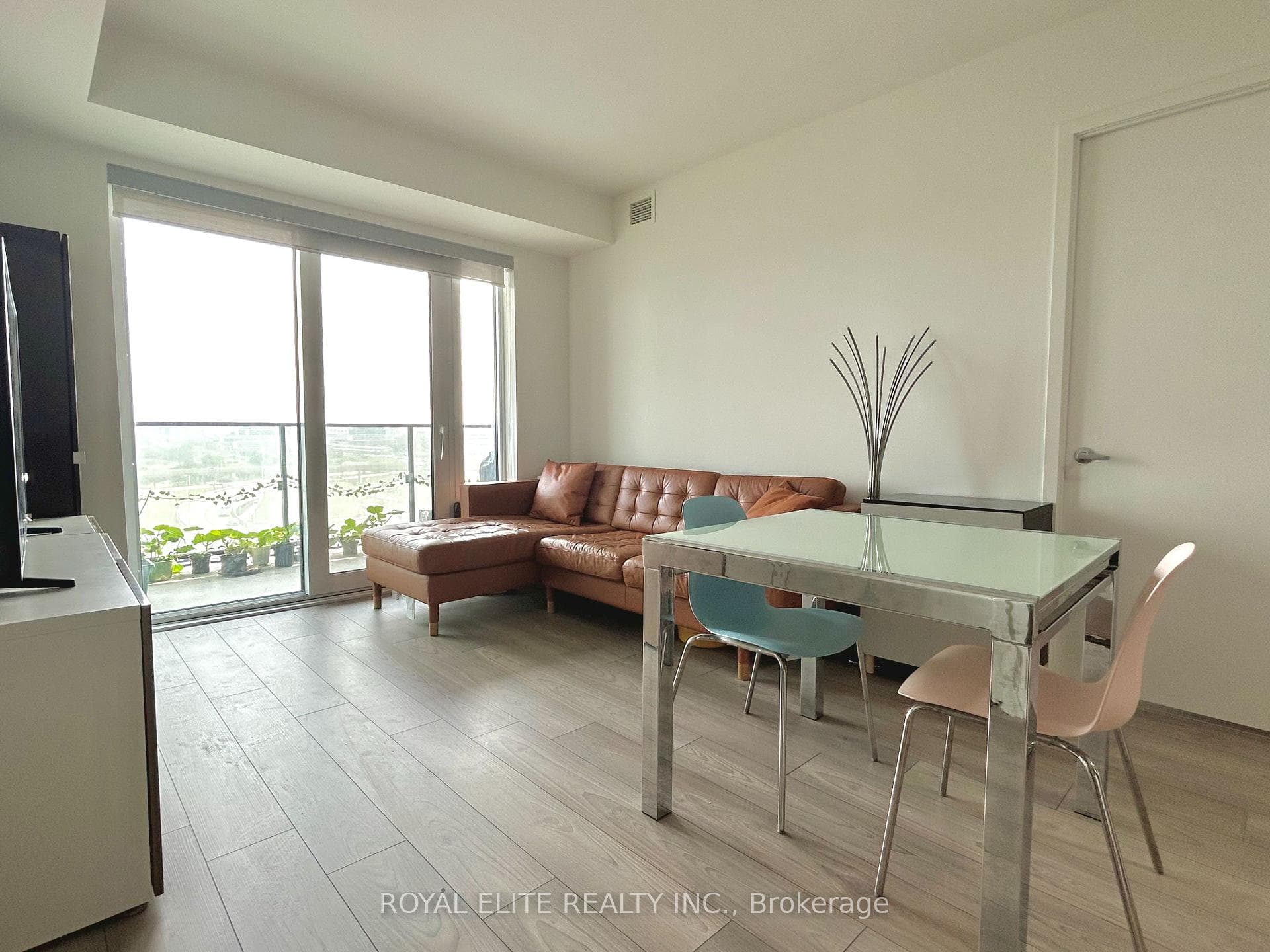 8 Tippett Road Unit 1106 photo 8
