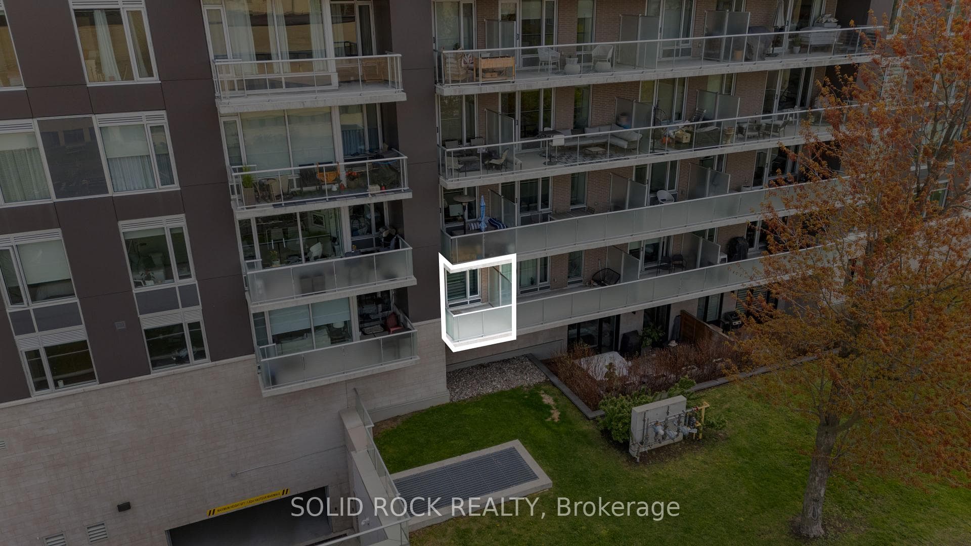 530 De Mazenod Avenue Unit 201 photo 22