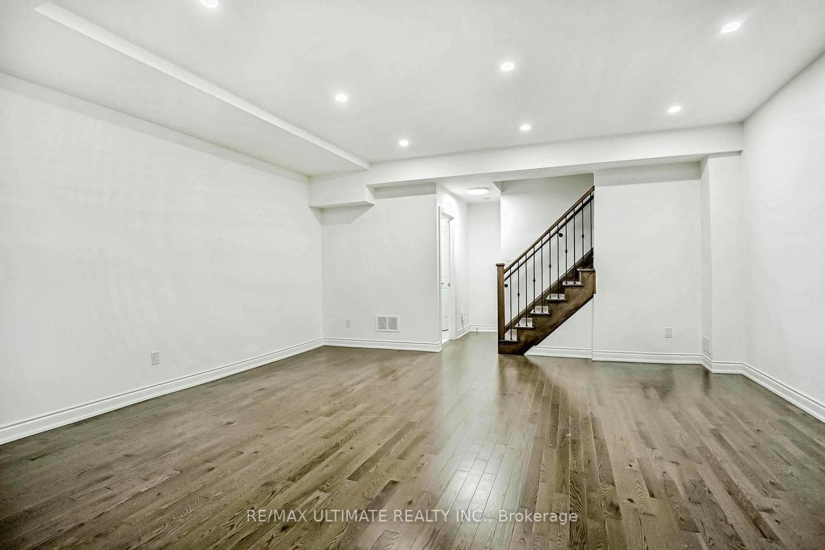 116 Lichfield Road photo 34