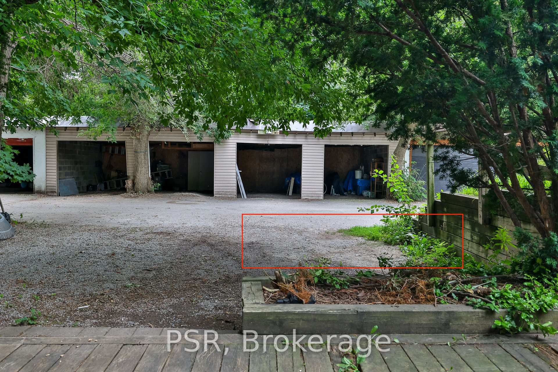 197 Millwood Road Unit Lower photo 25