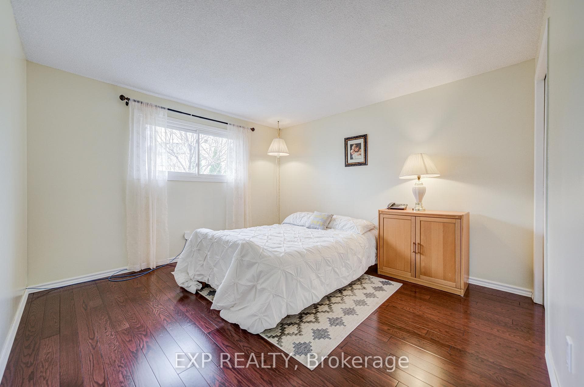 207 Stoke Drive photo 32