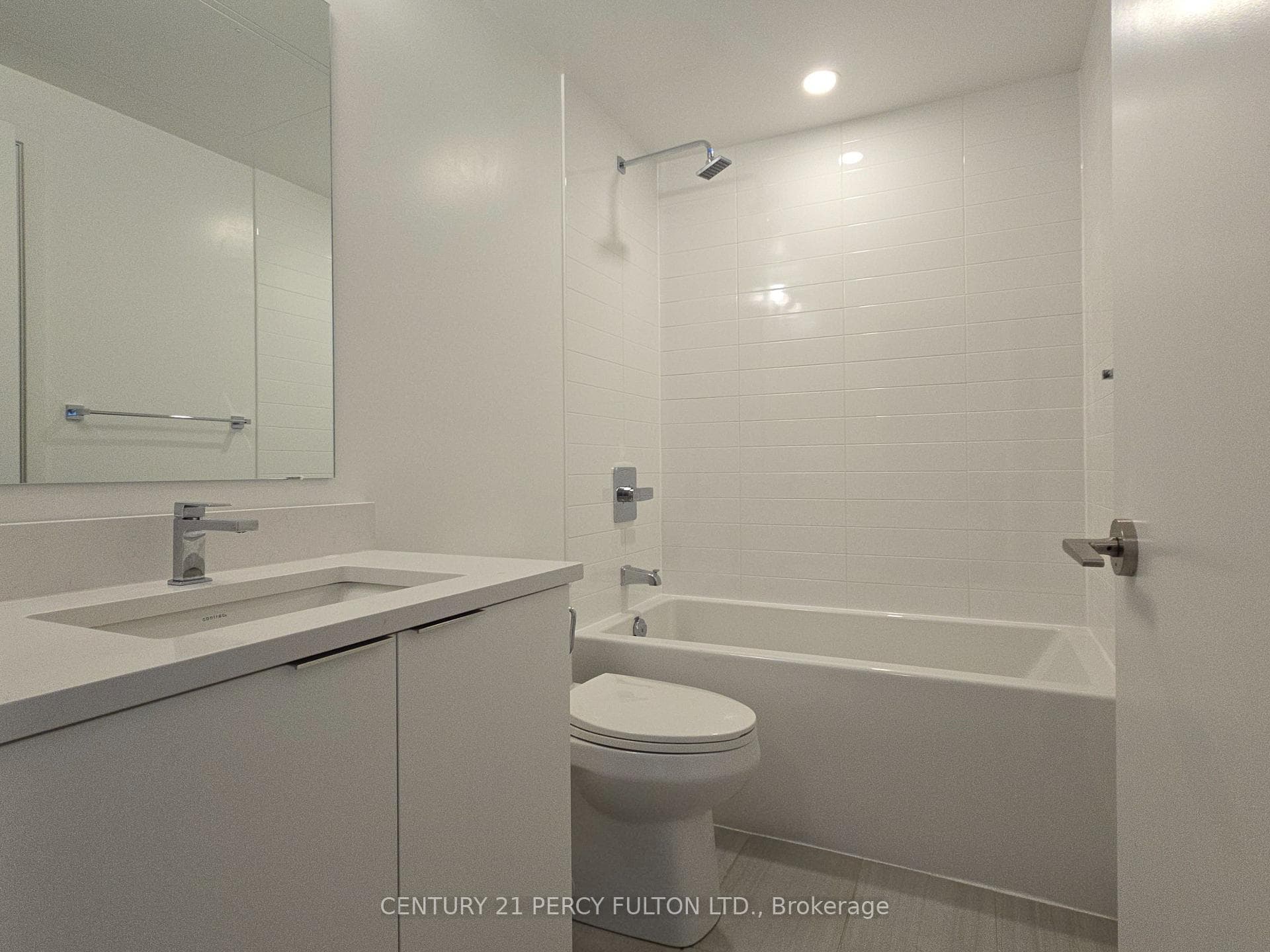 2033 Kennedy Road Unit 320 photo 10