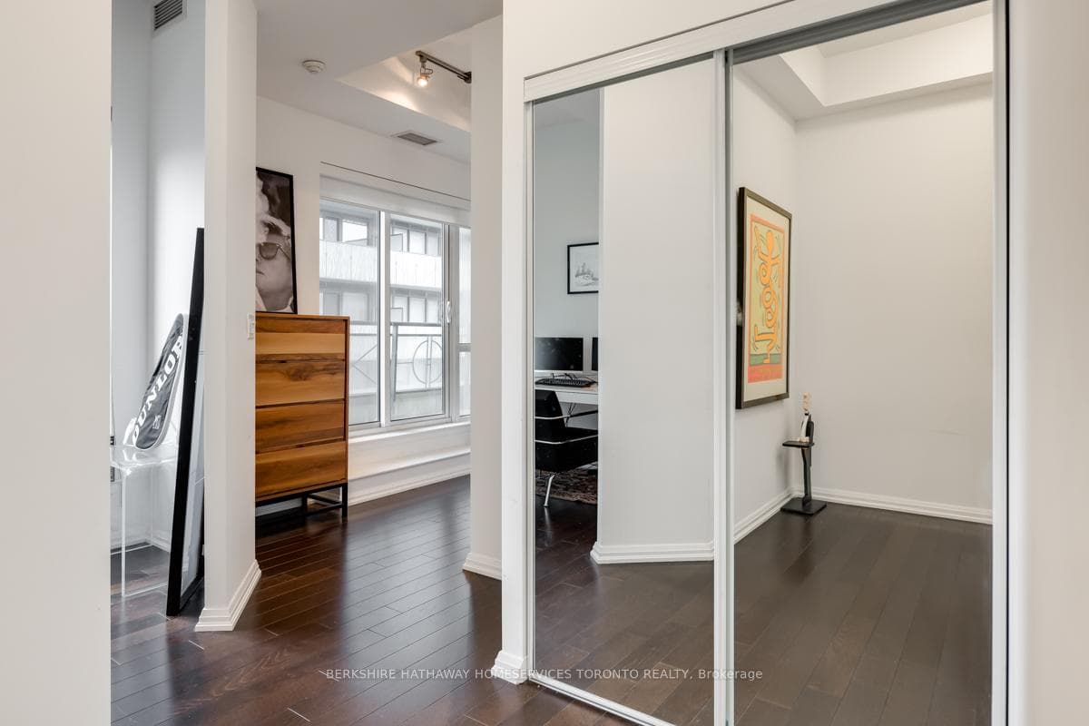 35 Hayden Street Unit 1702 photo 4