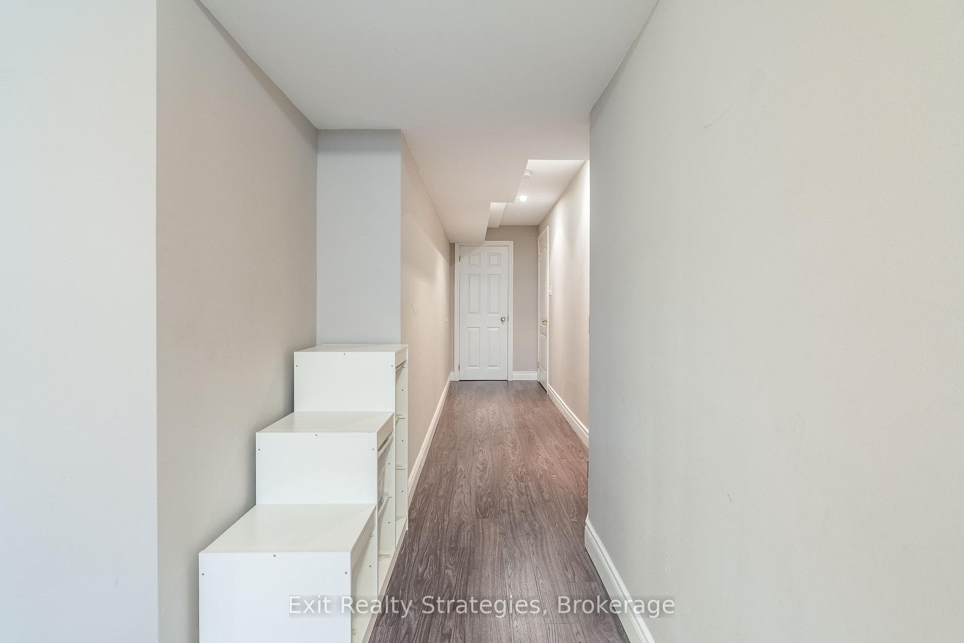 15 Marina Point Crescent photo 38