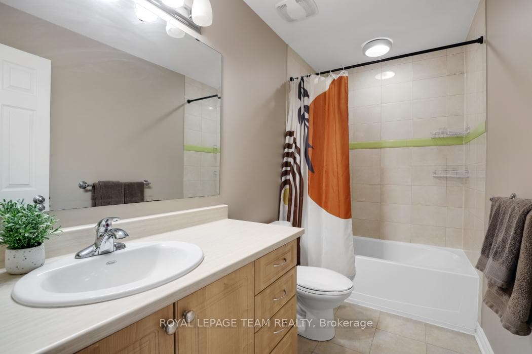 406 Pillett Street photo 28
