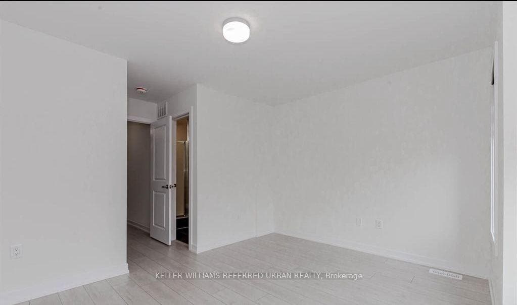1579 Midland Avenue photo 7