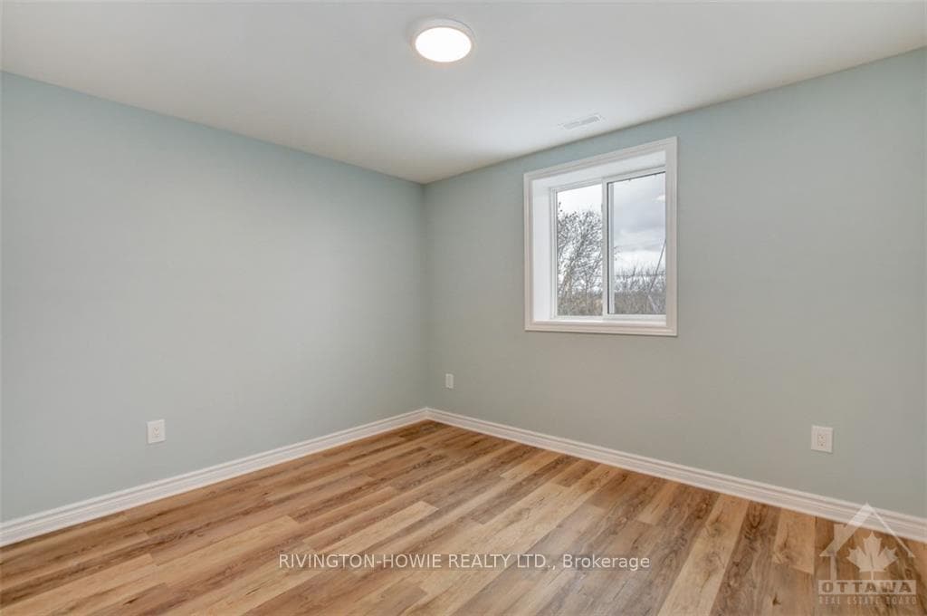 413 DONALD B MUNRO Drive photo 18