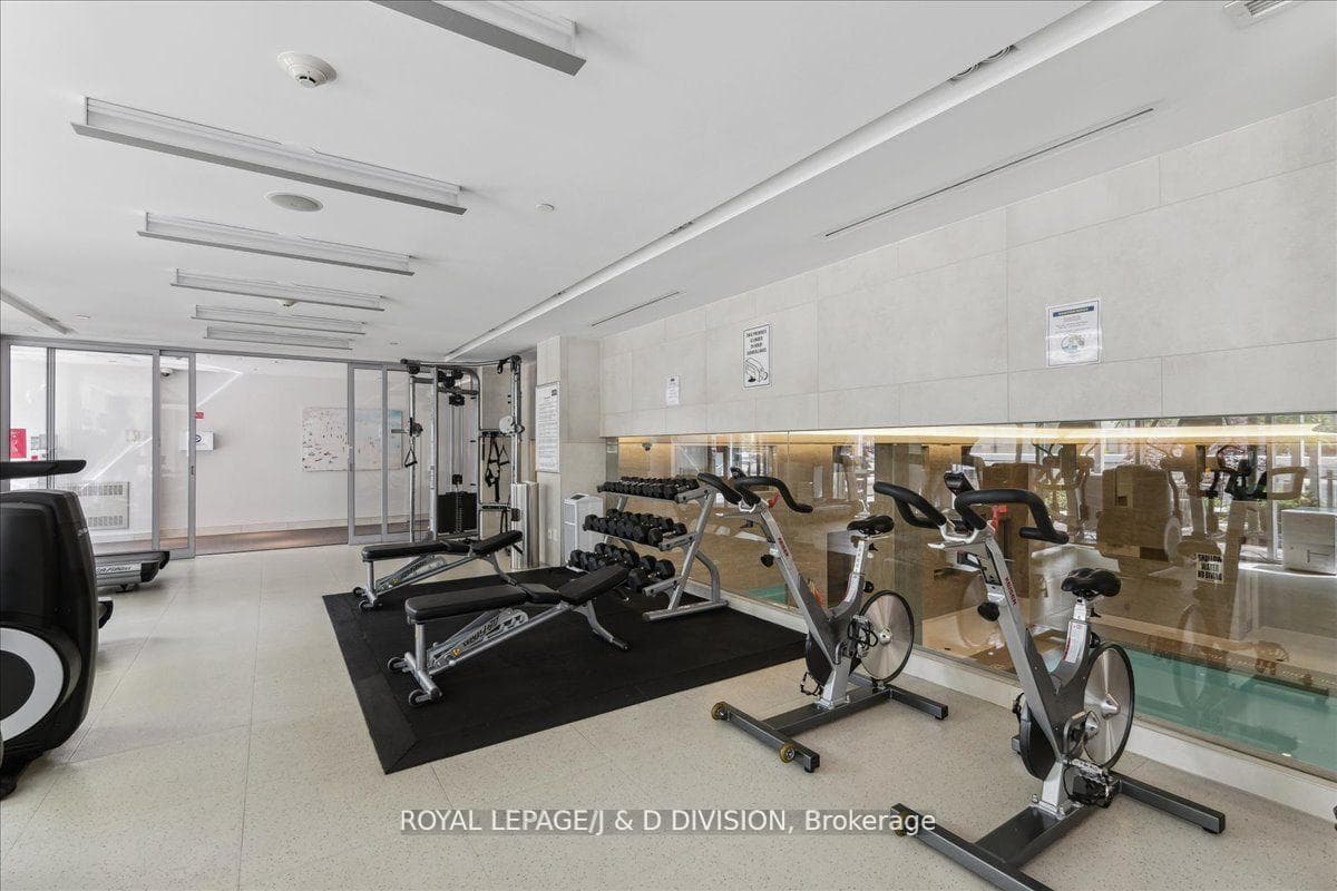170 Avenue Road Unit 1009 photo 37