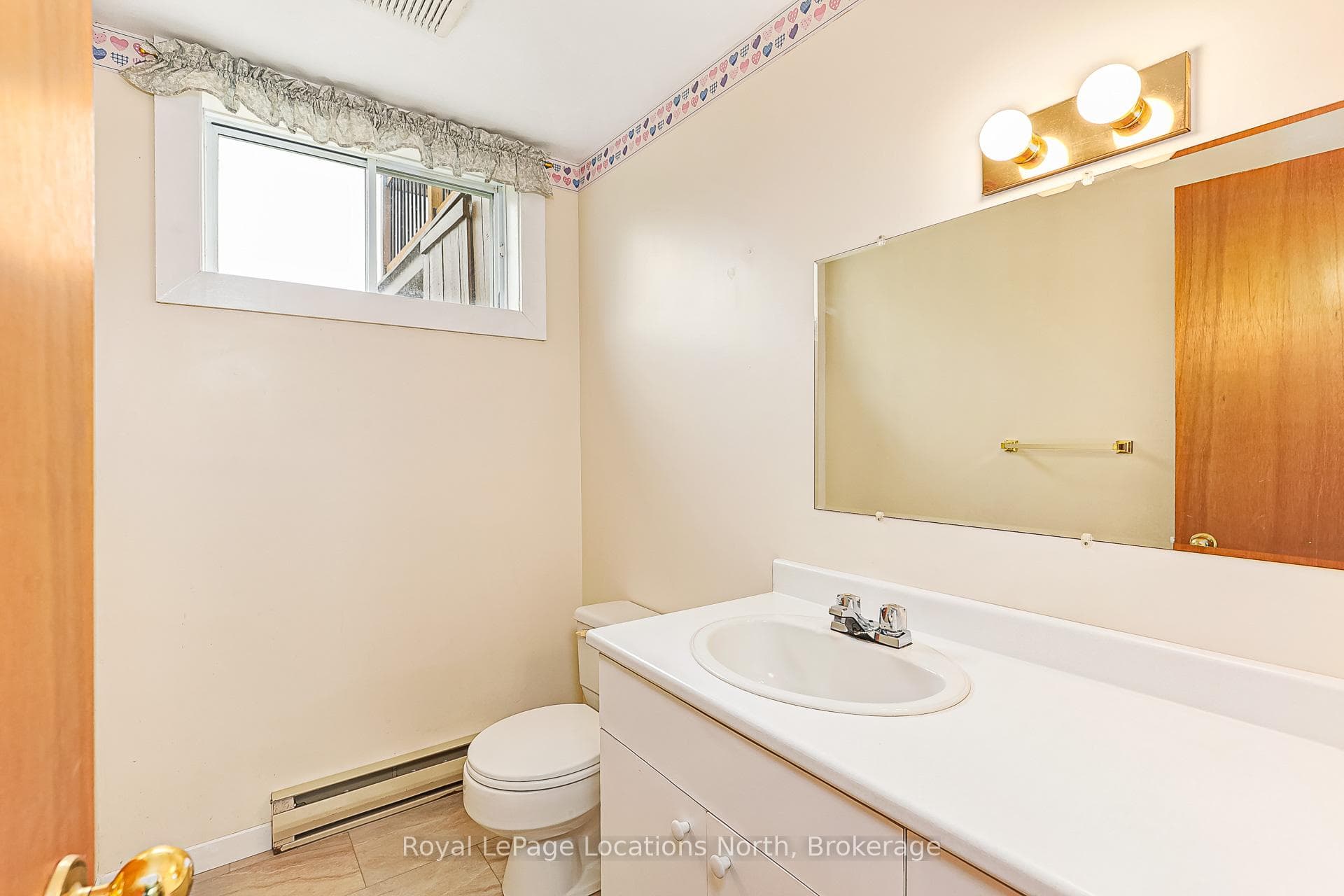 386 Walnut Street photo 25