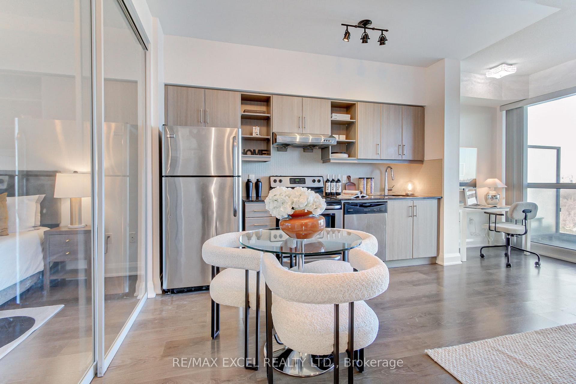 160 Vanderhoof Avenue Unit 1701 photo 8