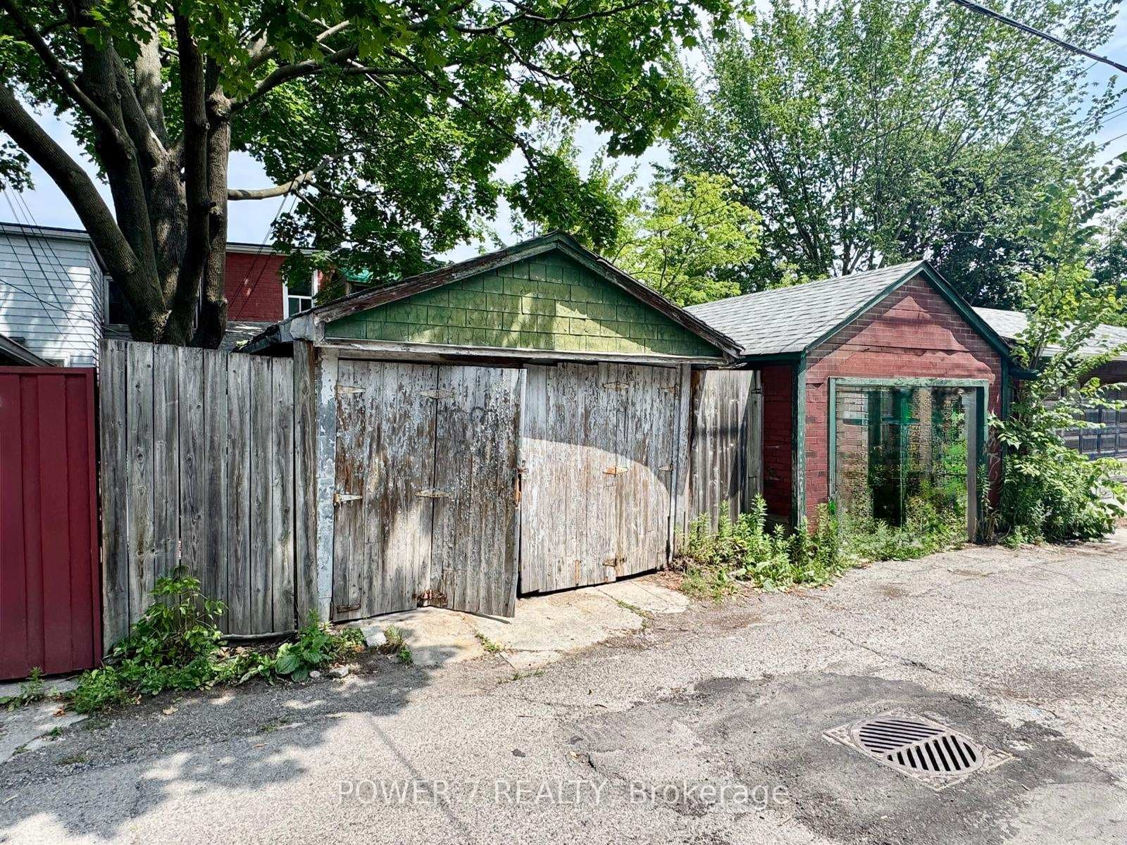 810 Ossington Avenue photo 23