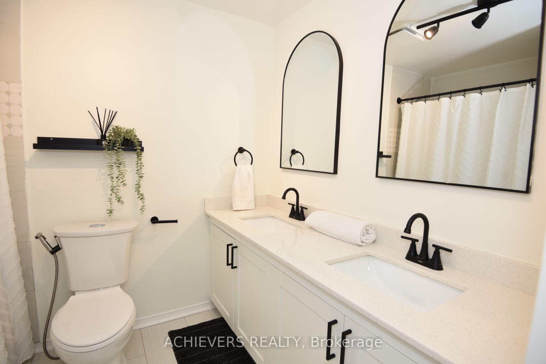 19 Mccullock Crescent photo 27