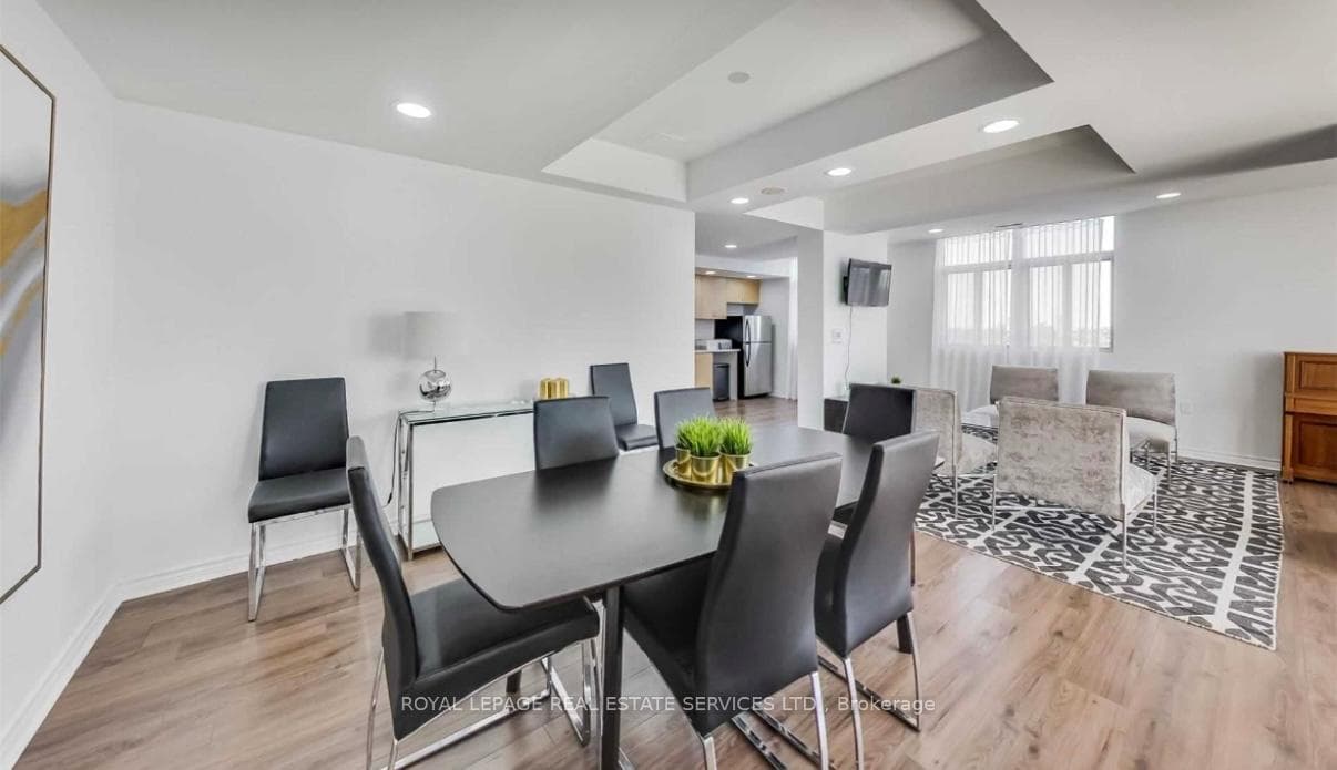 15 Maplewood Avenue Unit 208 photo 32