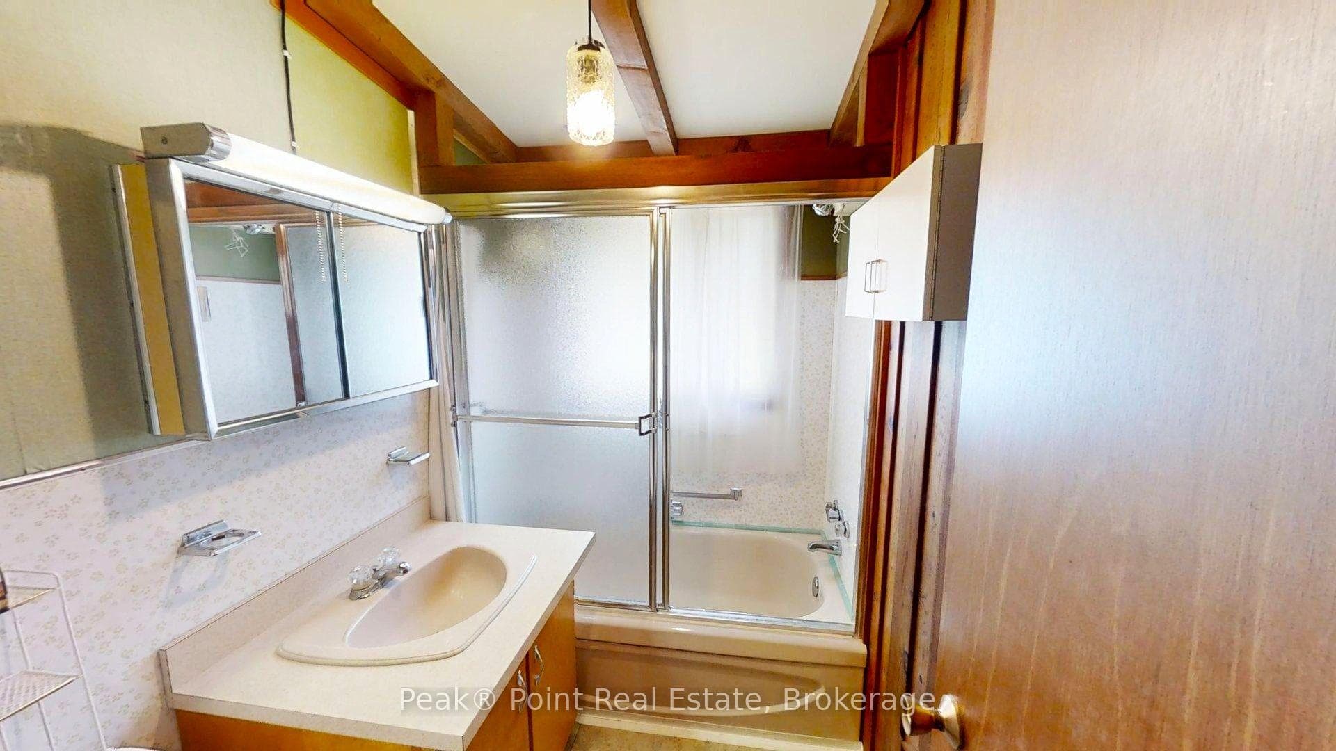 20 RIVERSIDE Place photo 22