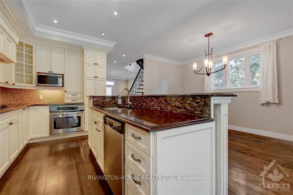 302 BYRON Avenue photo 12