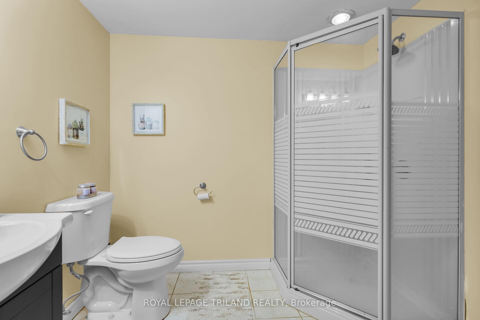 25 Hawkesbury Avenue photo 33