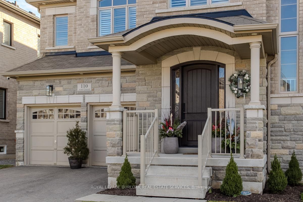 110 Avanti Crescent photo 2