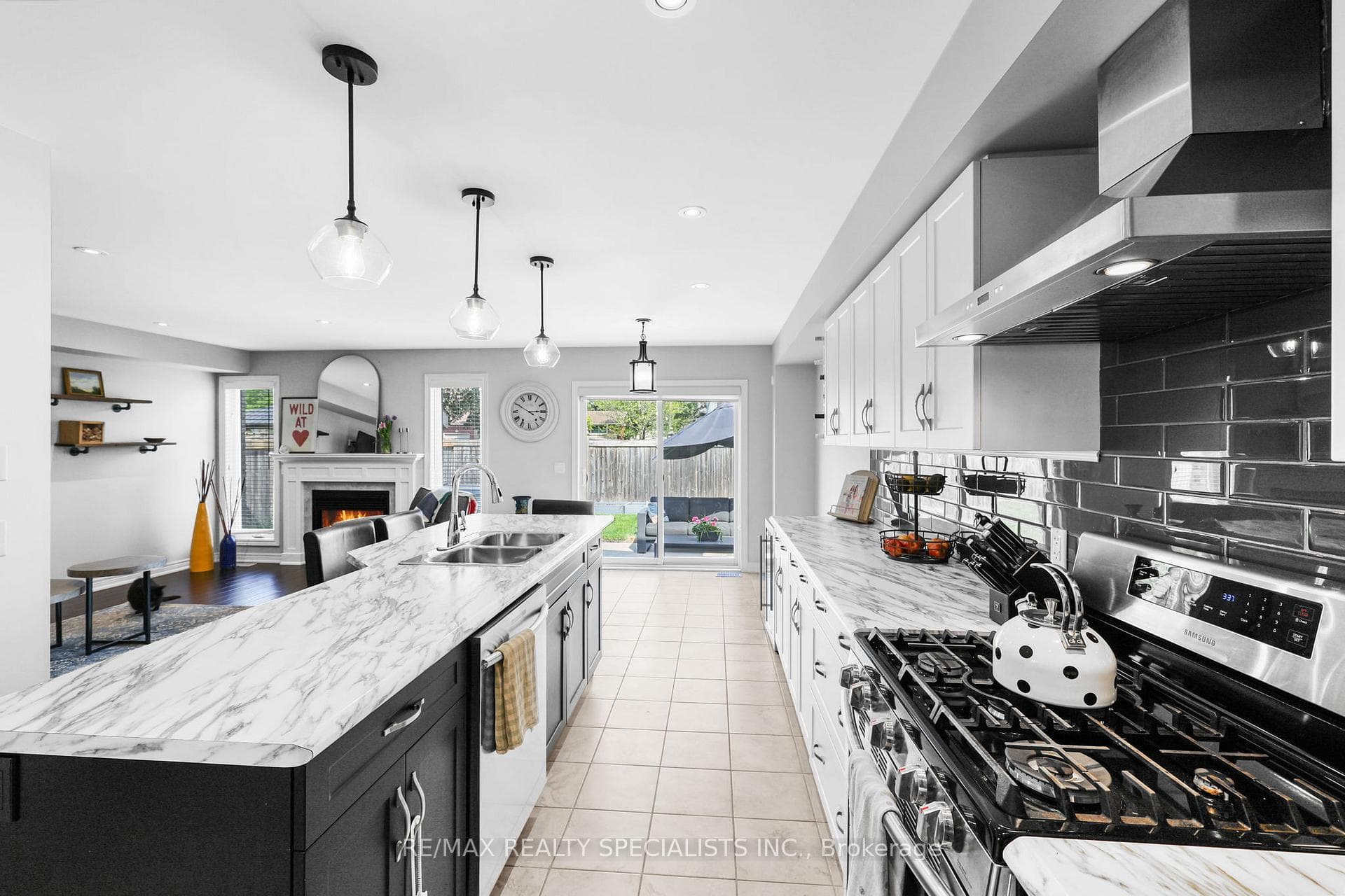 8369 JEFFREY Court photo 12