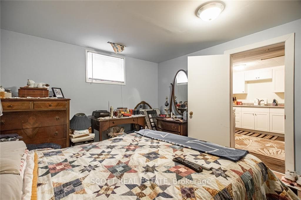 342 CHAMBERLAIN Street photo 20