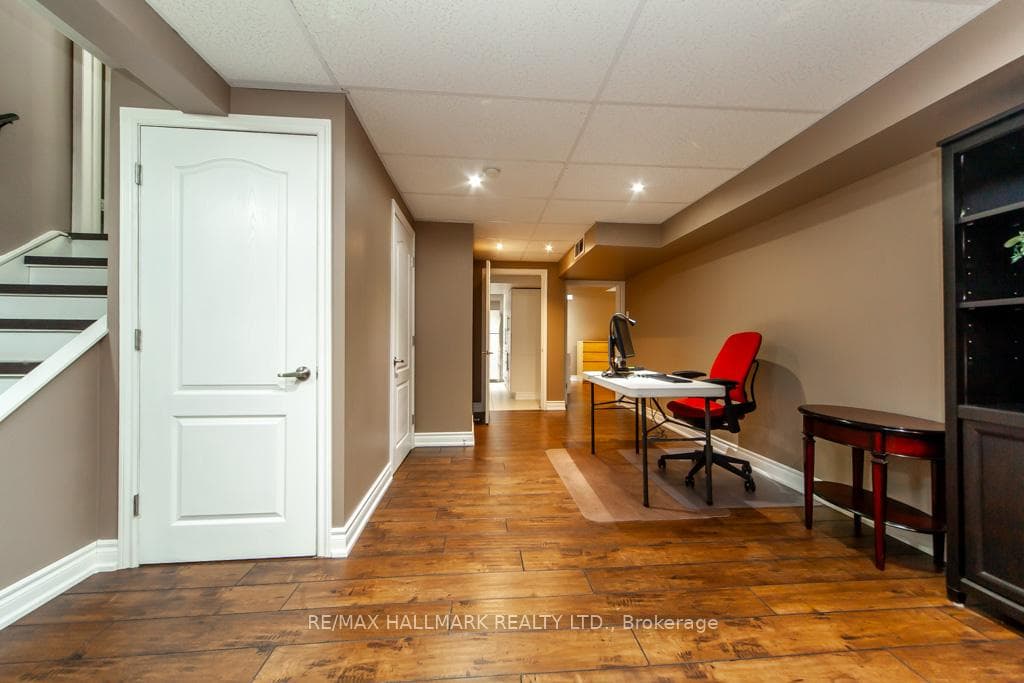 73 Armitage Crescent photo 36