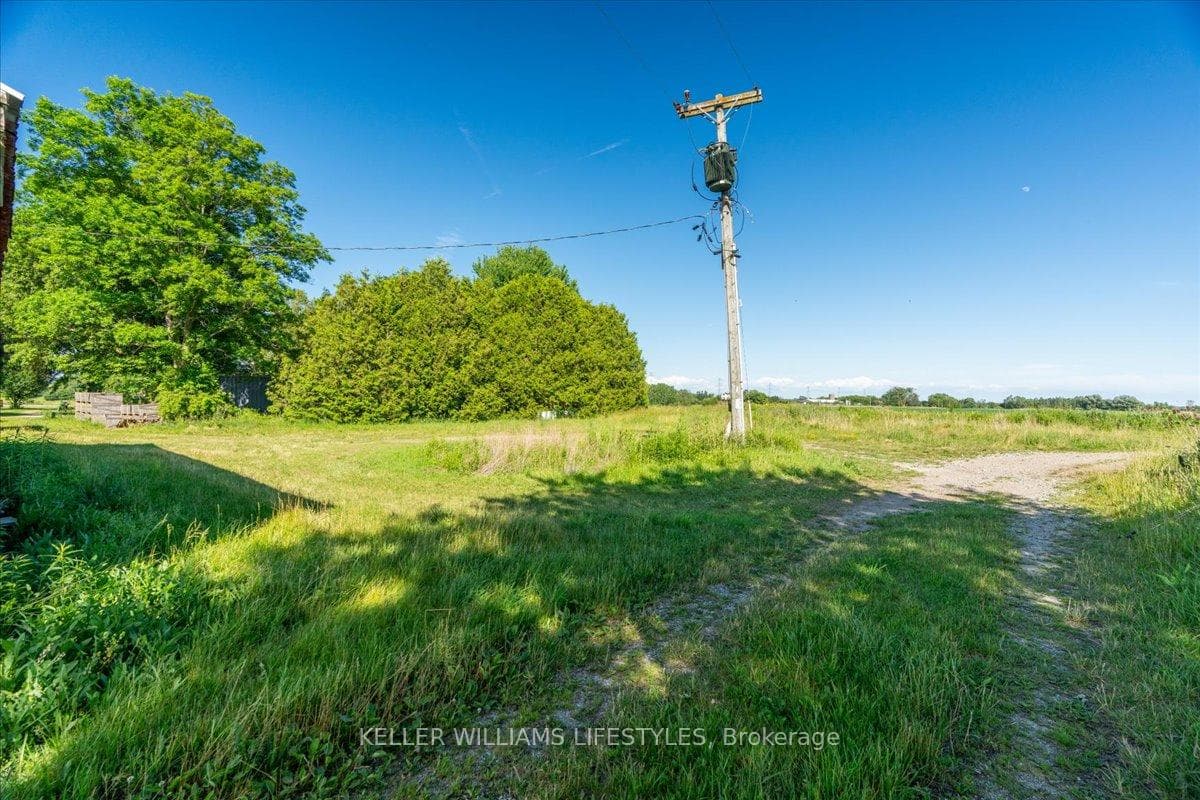 6079 Longwoods Road photo 25