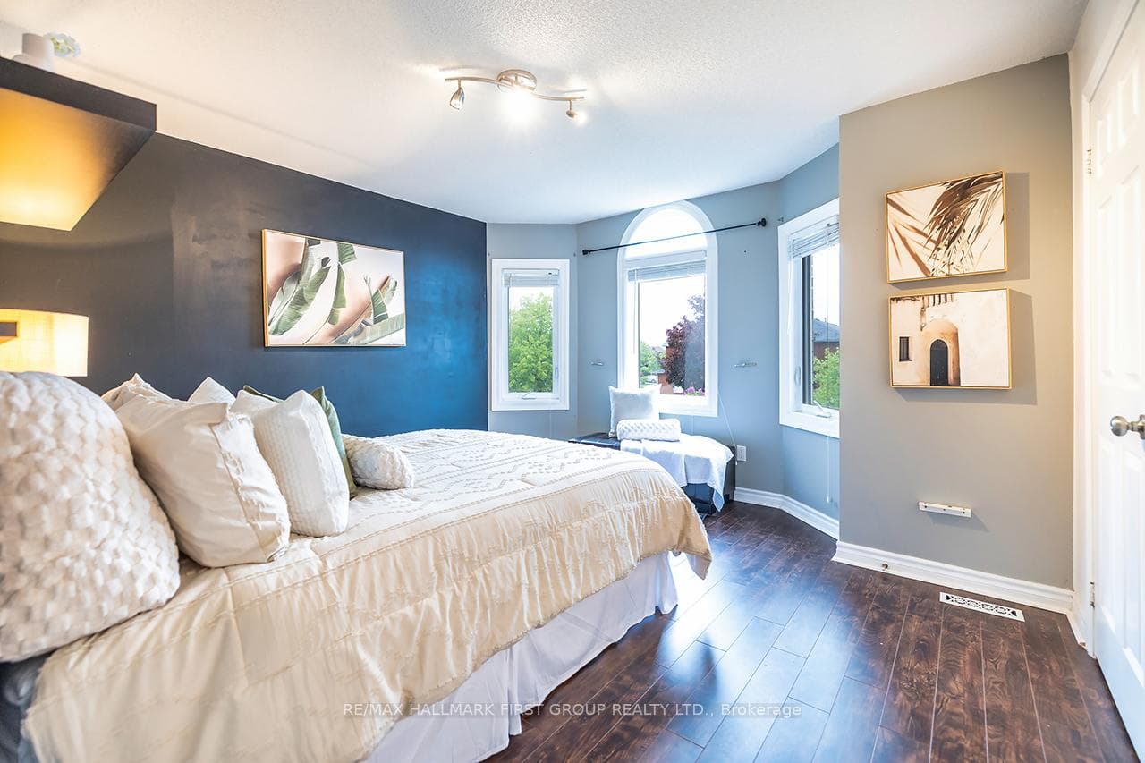 1 Watersdown Crescent photo 27
