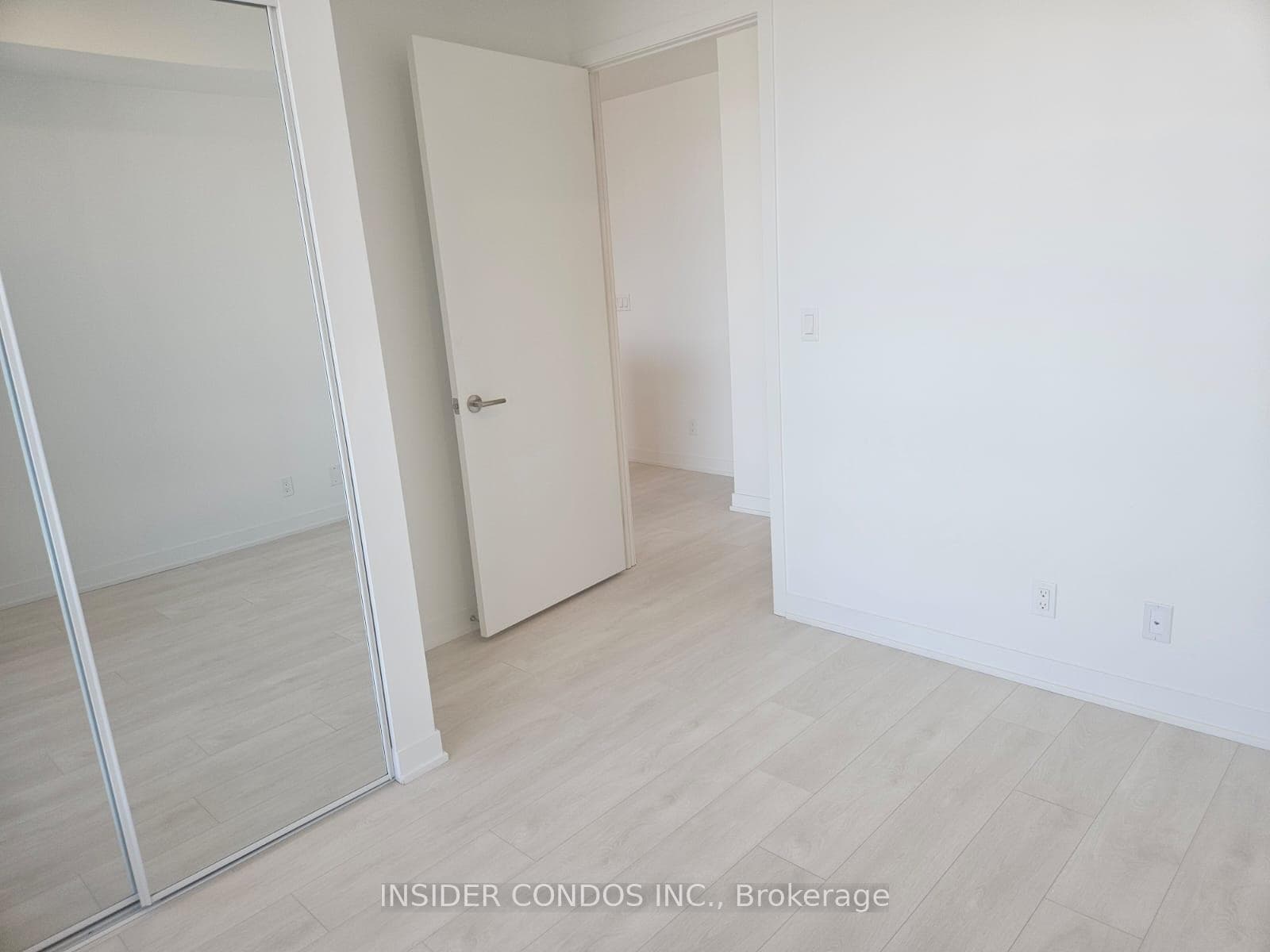 7950 Bathurst Street Unit 1412 photo 8