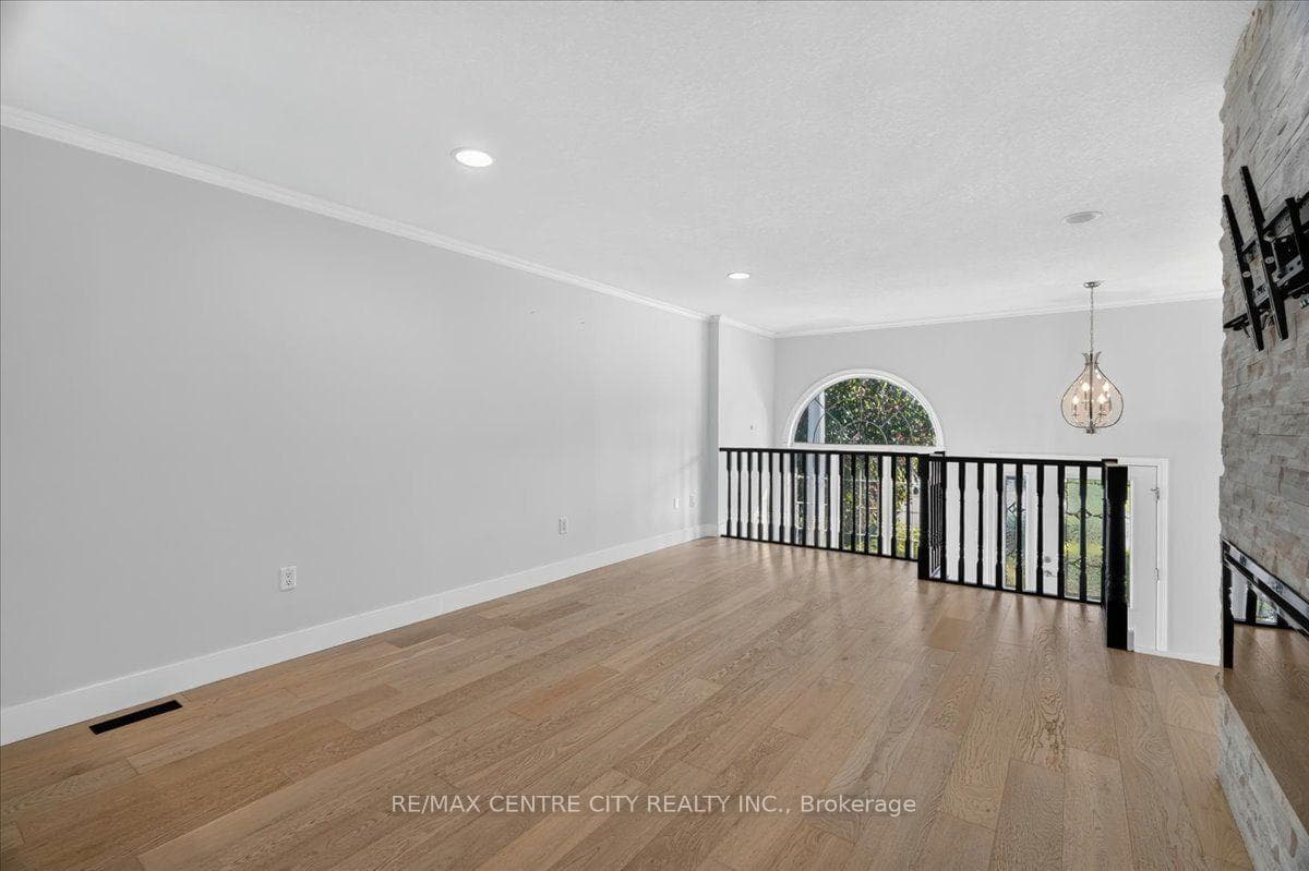 59 Bridle Path photo 7