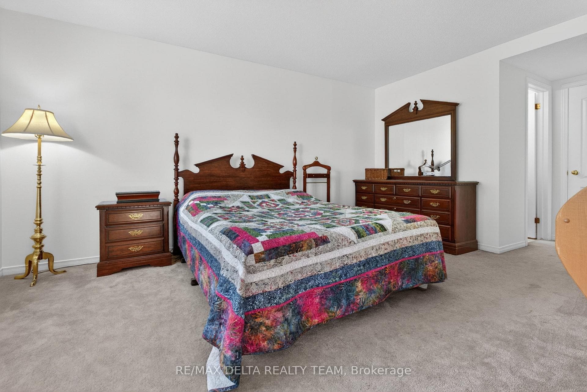 664 Thicket Way photo 32