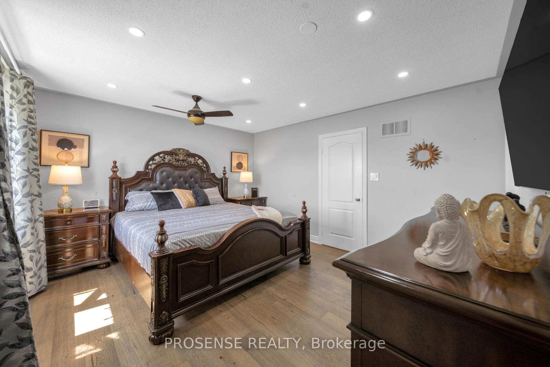 54 Wildberry Crescent photo 17