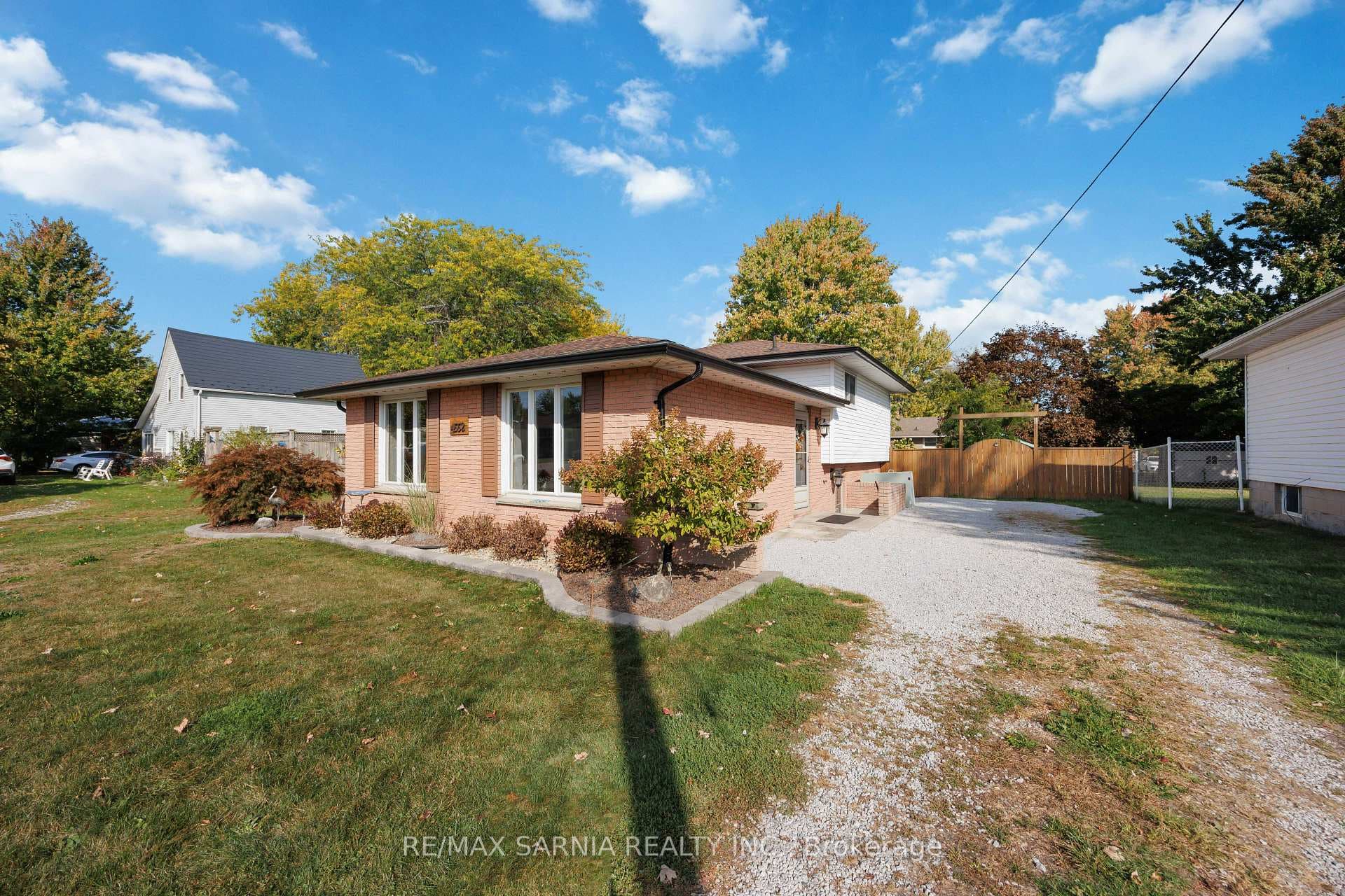 4552 Shamrock Street photo 3