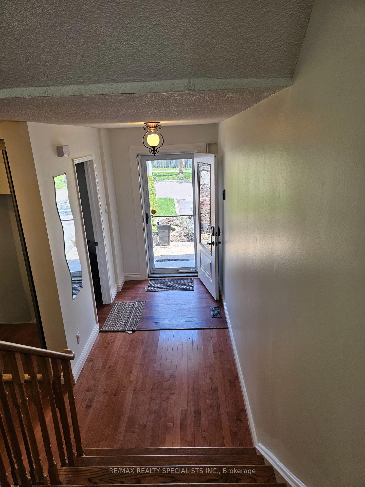 4713 Westbourne Terrace photo 4