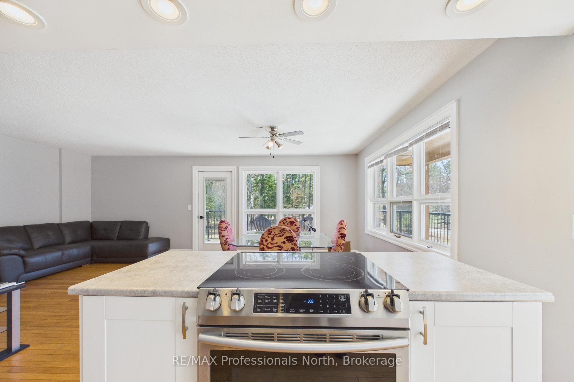 1196 Ravenscliffe Road photo 34
