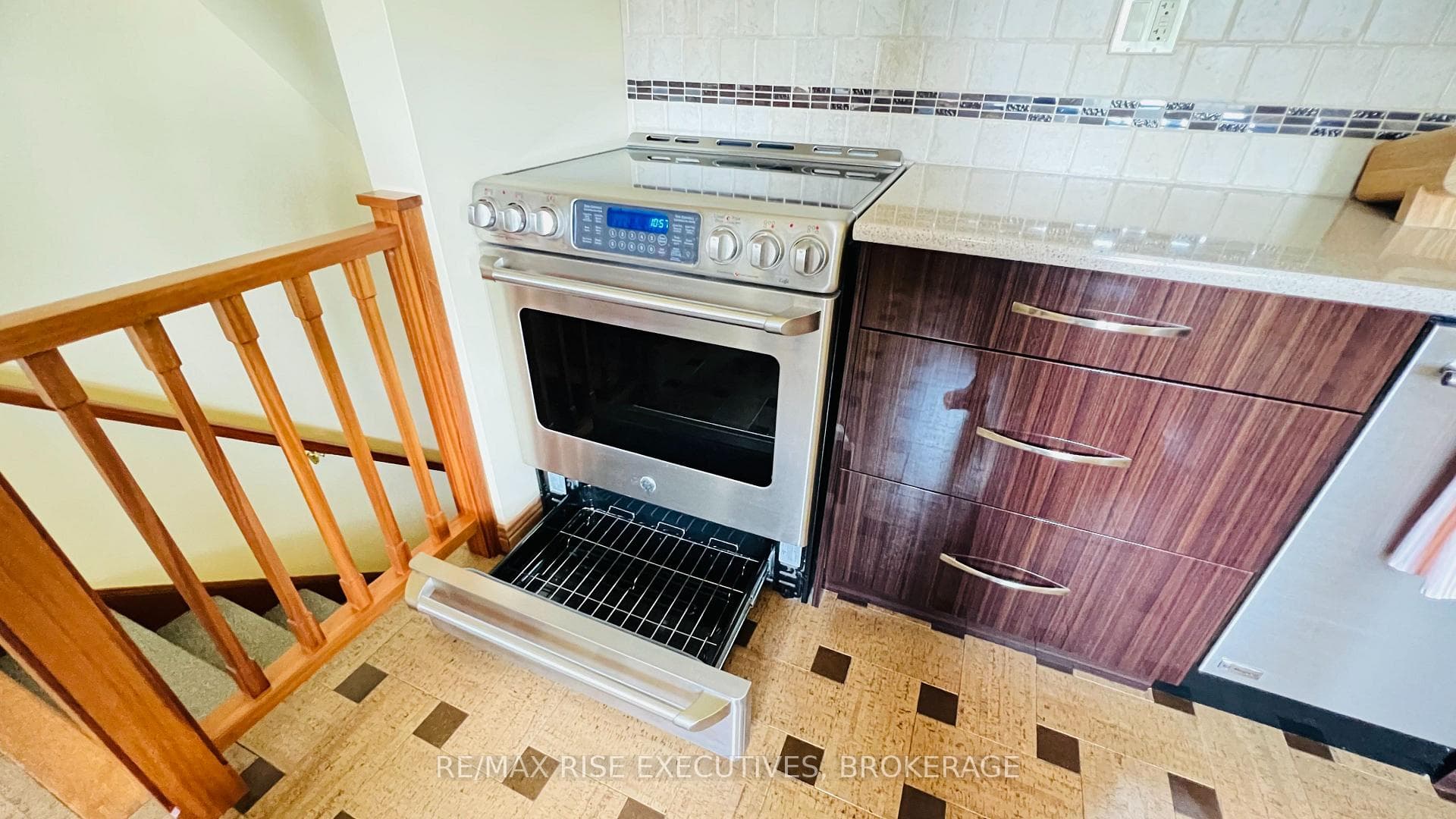 61 Conacher Drive photo 12