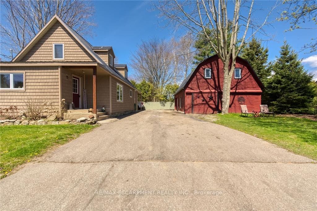 109 Mcnab Street photo 33