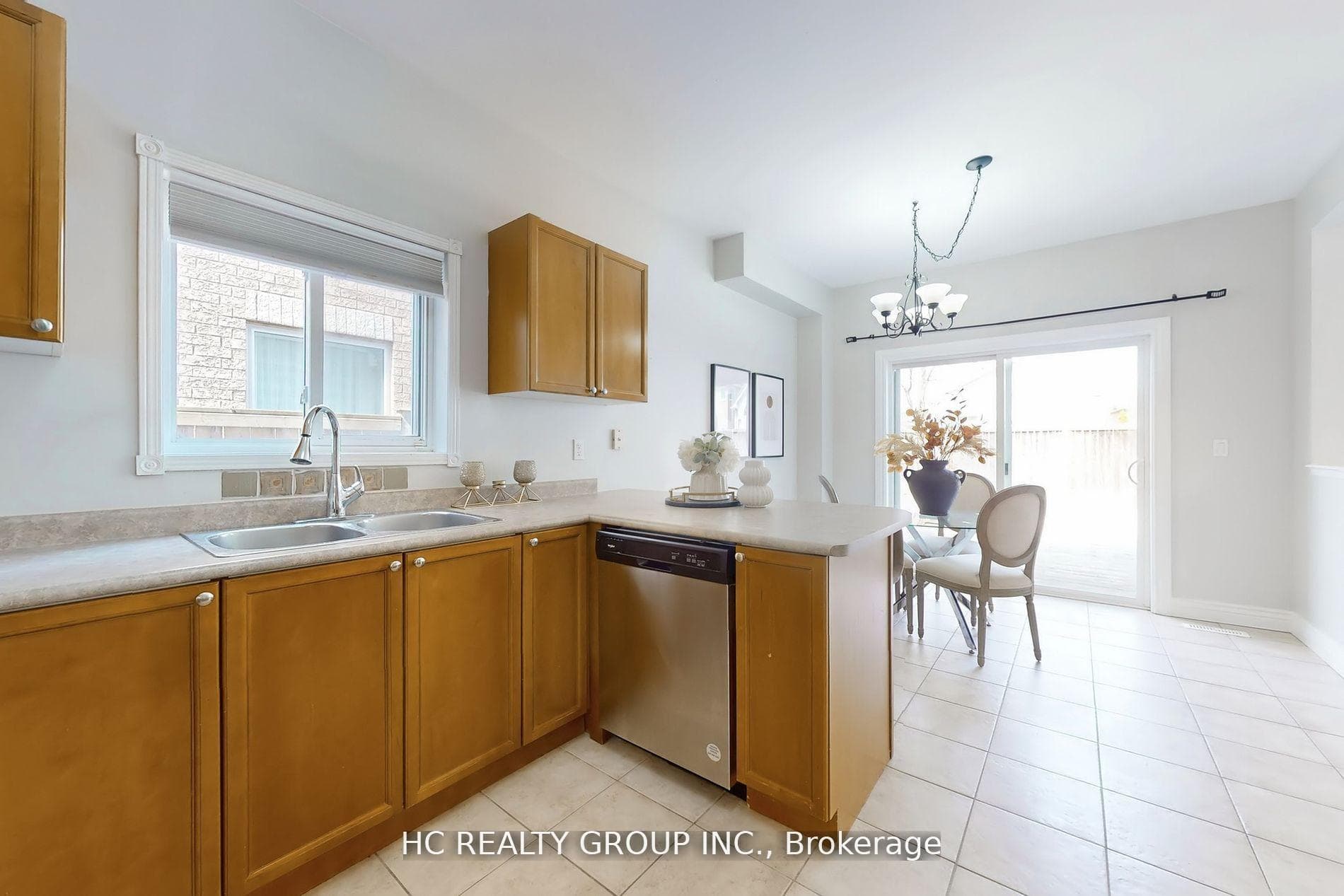 8 Beaumaris Crescent photo 9