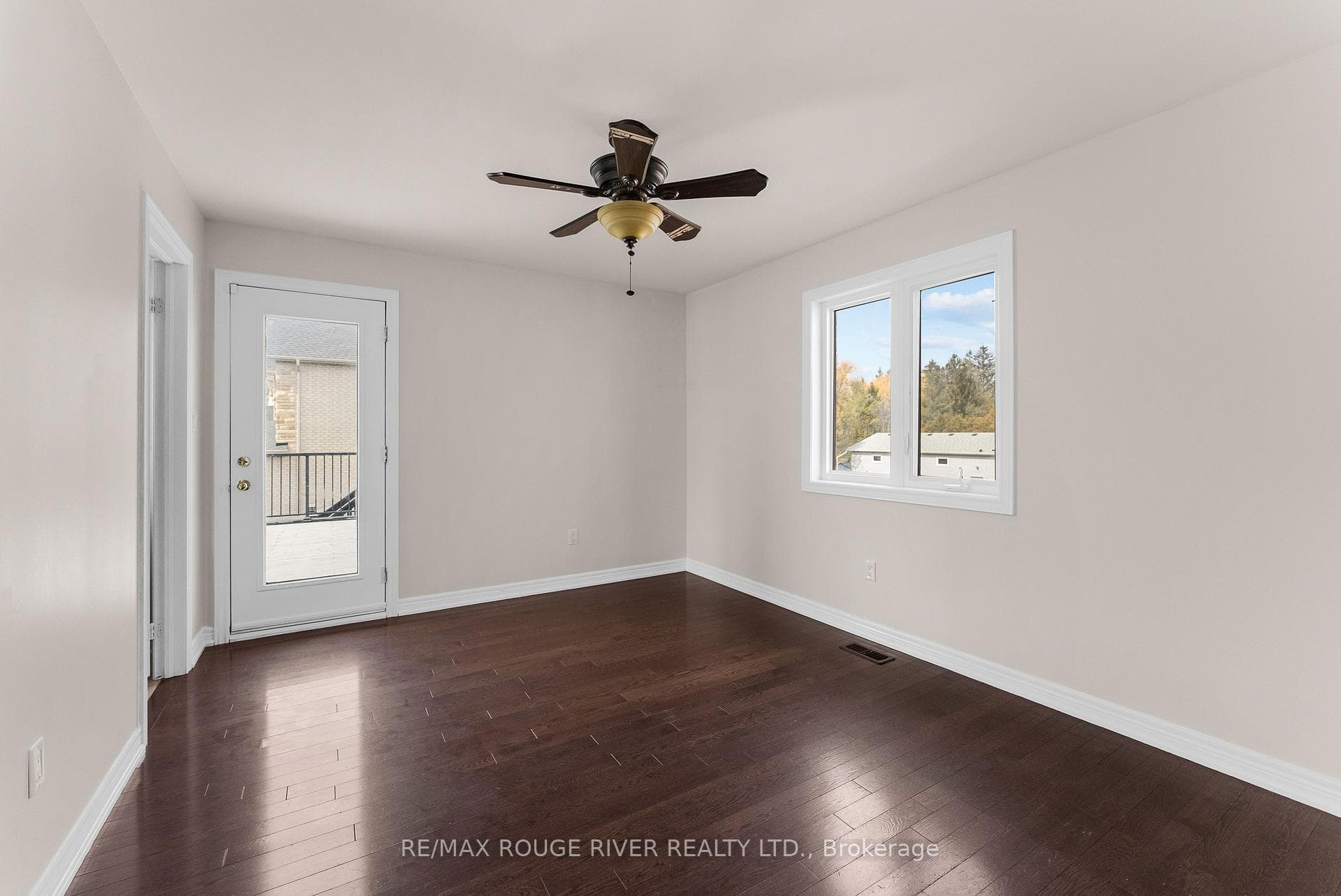 1784 Fairport Road photo 27