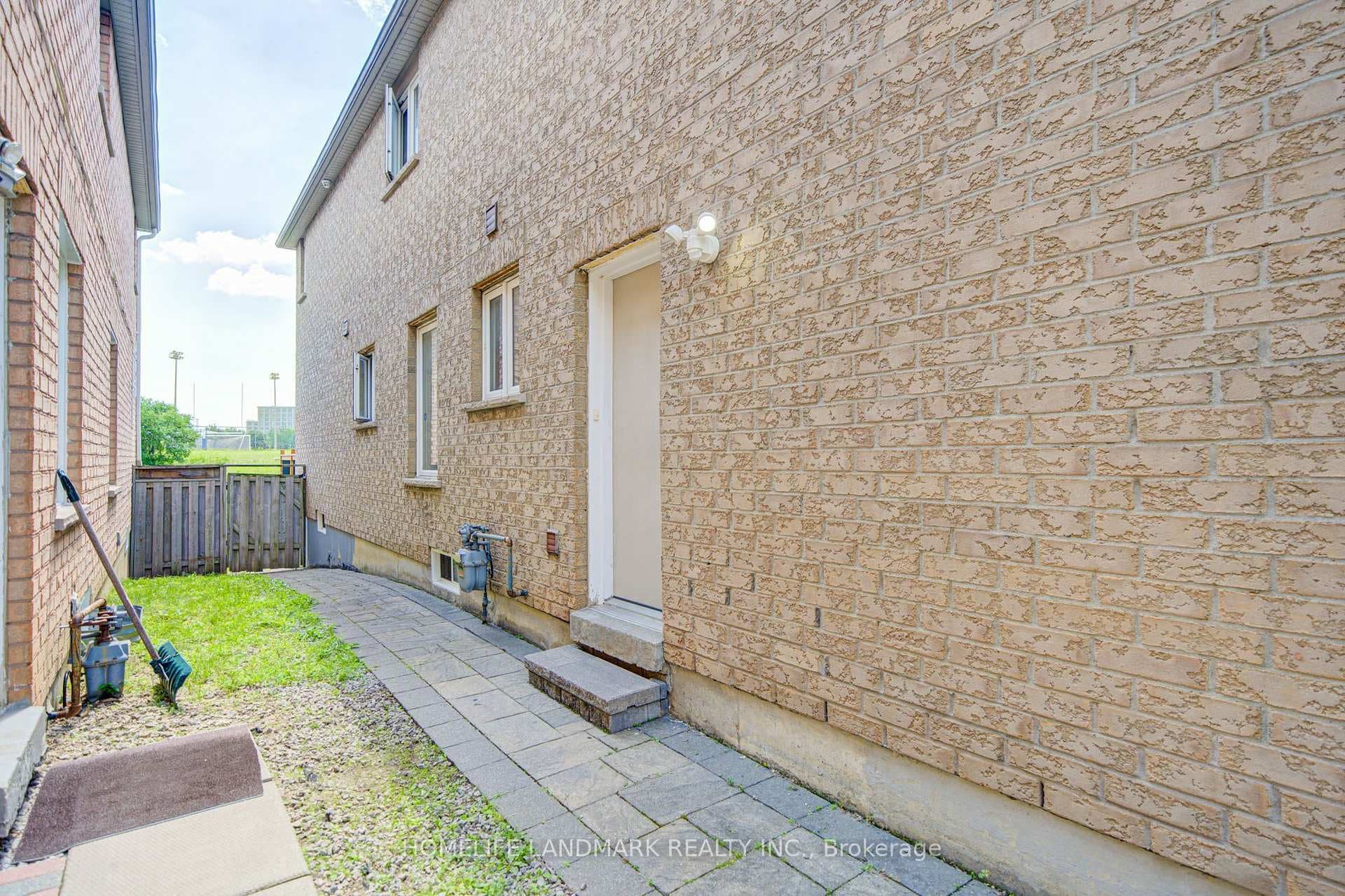 65 Shepton Way photo 29