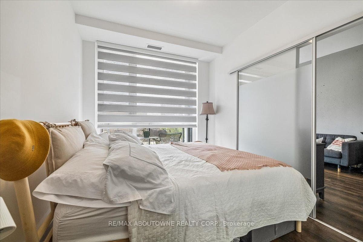 2007 James Street Unit 405 photo 23