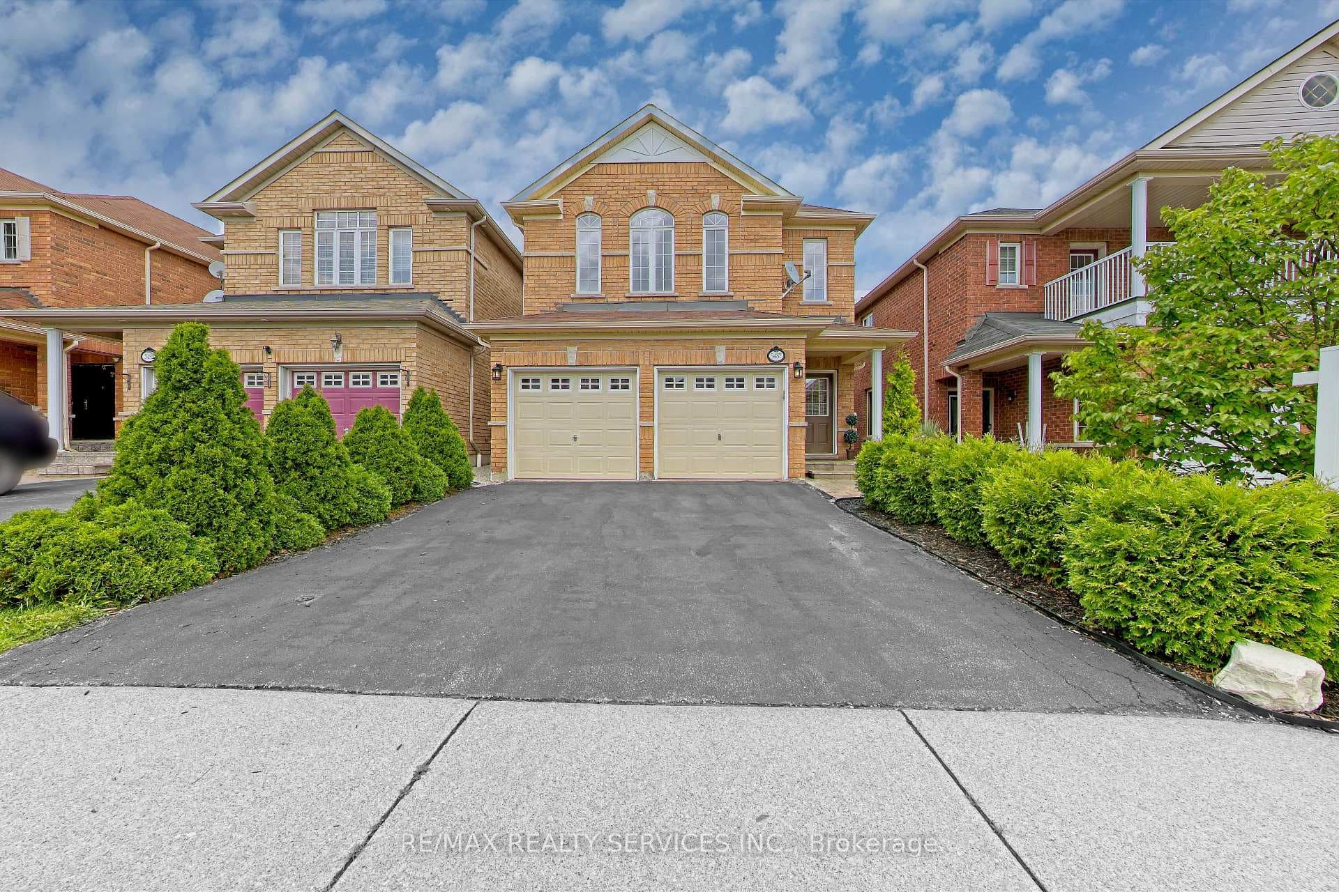 5487 Challenger Drive photo 1