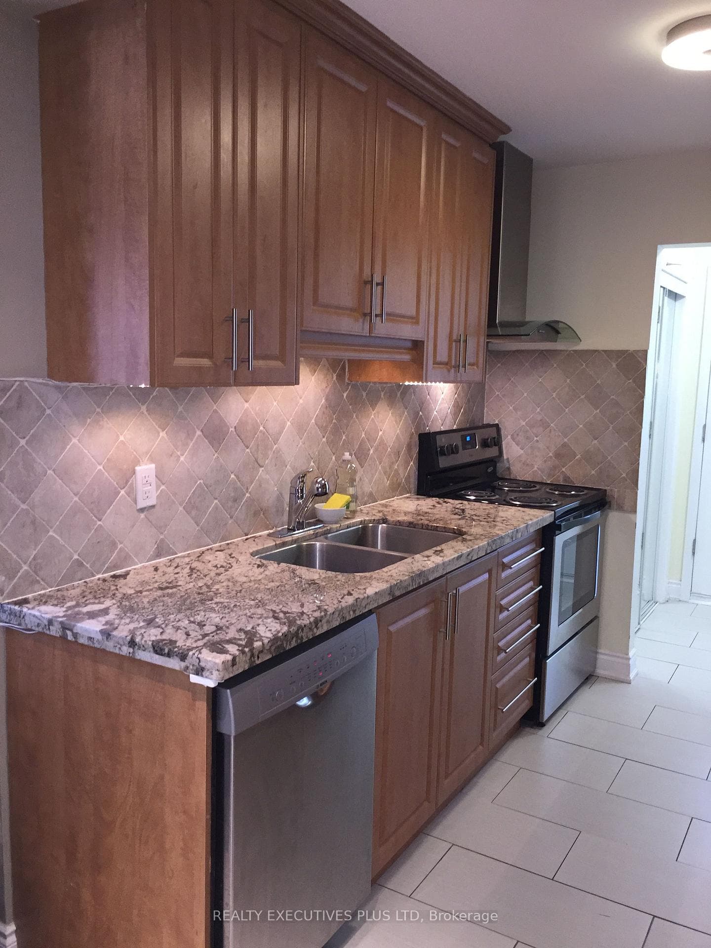 80 Montjoy Crescent photo 7