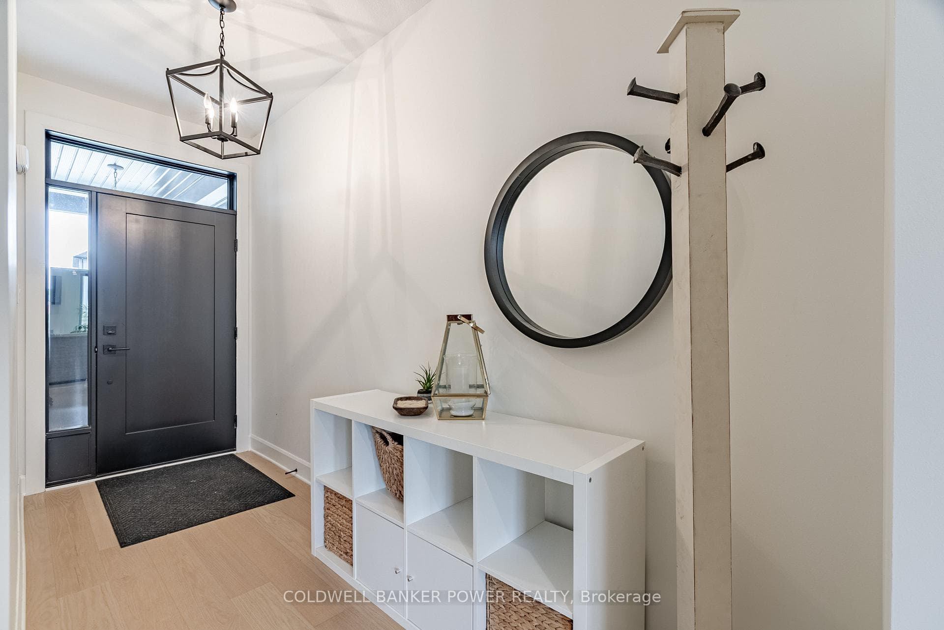 903 UPPERPOINT Avenue photo 3