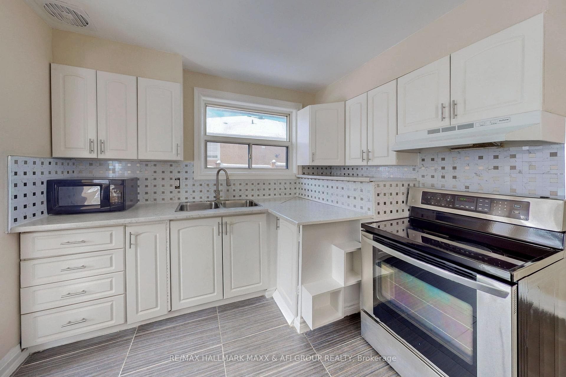 207 Septonne Avenue photo 6