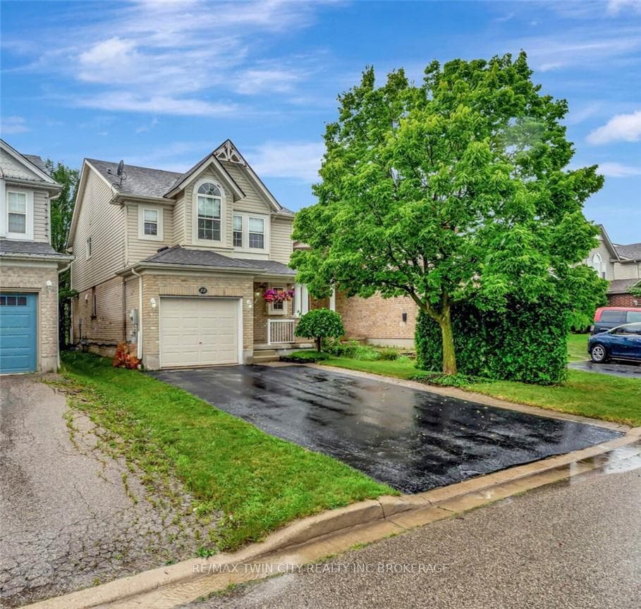 88 HAMER Crescent photo 1