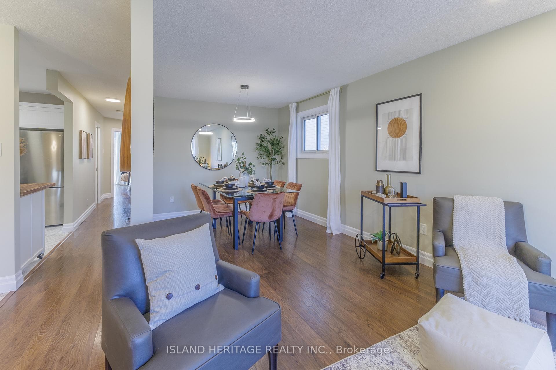 114 Turnberry Crescent photo 10
